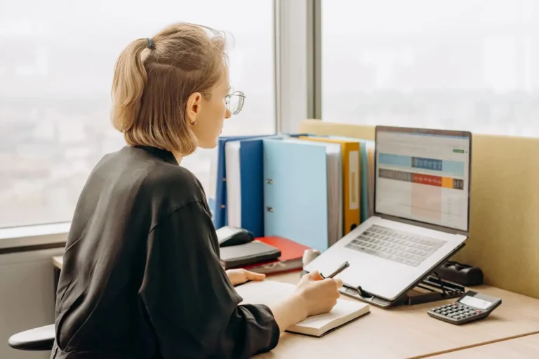 Microsoft 365 : ce que c&rsquo;est, les formules et laquelle choisir