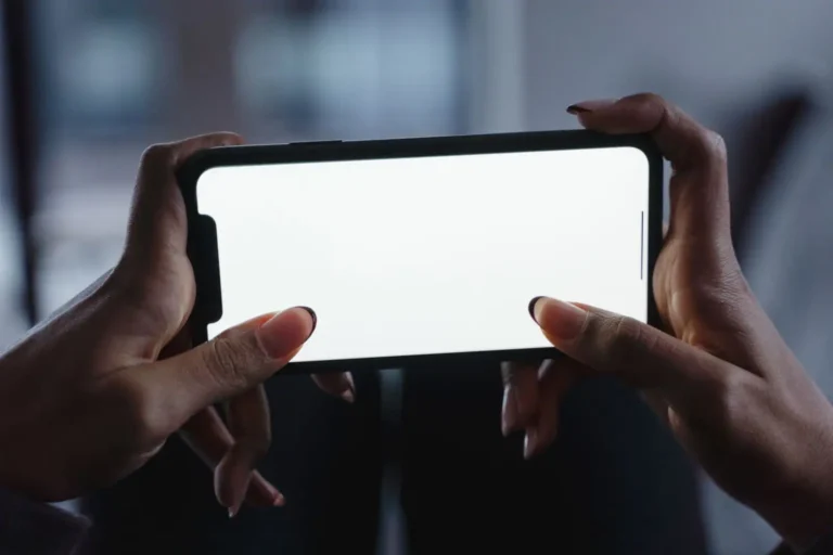 Télécharger ChatGPT : le guide par appareil, sans se tromper