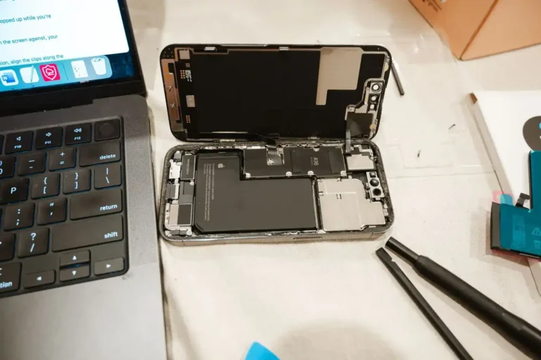 Batterie iPhone : combien ça coûte et pourquoi ça varie