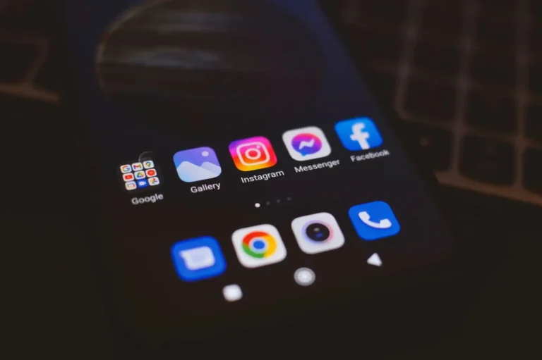 Application mobile : deux mondes, et ce qui passe de l&rsquo;un à l&rsquo;autre