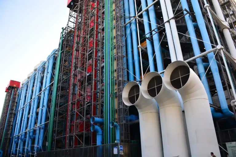 Architecture high-tech : six signes pour reconnaître un bâtiment