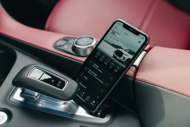 Smartphone Tesla : ce qui existe vraiment et ce qui n’existe pas