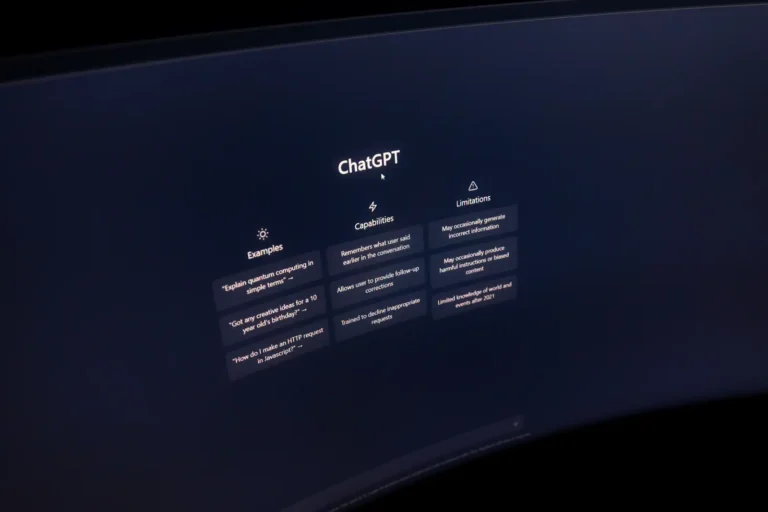 ChatGPT ou Mistral : comment choisir entre les deux assistants IA